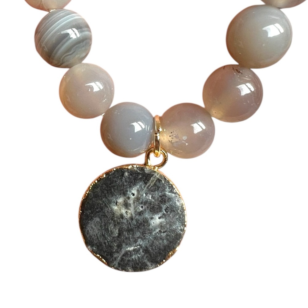 Australian Agates Stretch Bracelet with Stone Pendant - Picture 4 of 6